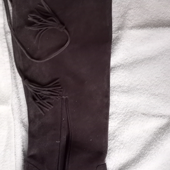 Boots - Picture 5 of 7